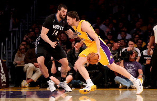 Minnesota Timberwolves v Los Angeles Lakers