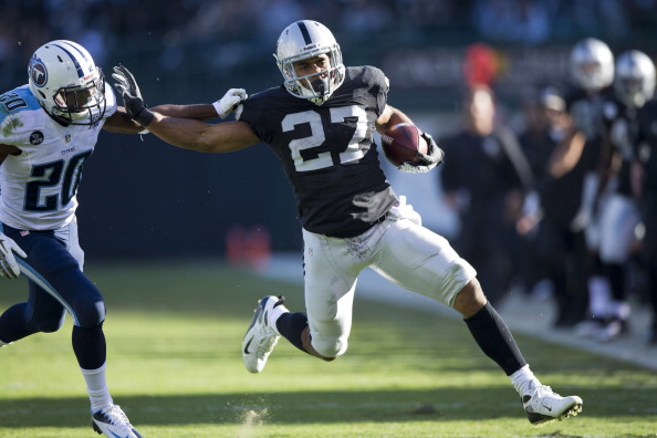 Tennessee Titans v Oakland Raiders